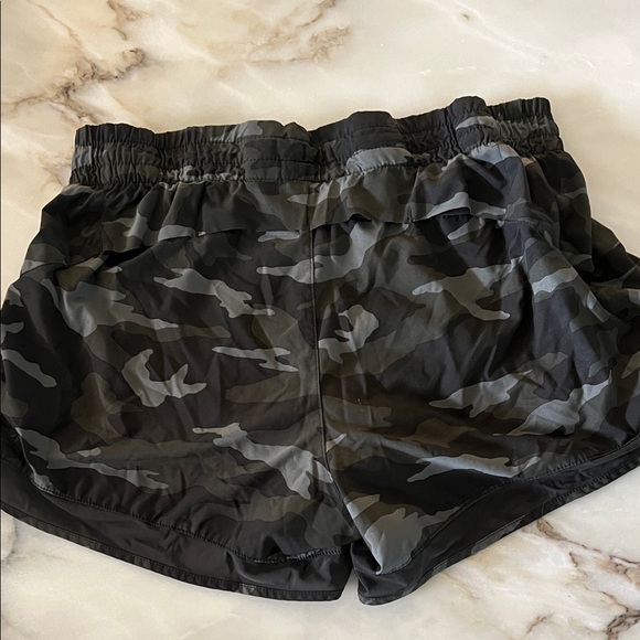 Athleta Mesh Racer Run short - Picture 3 of 5
